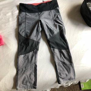 Cropped Grey Lulu leggings
